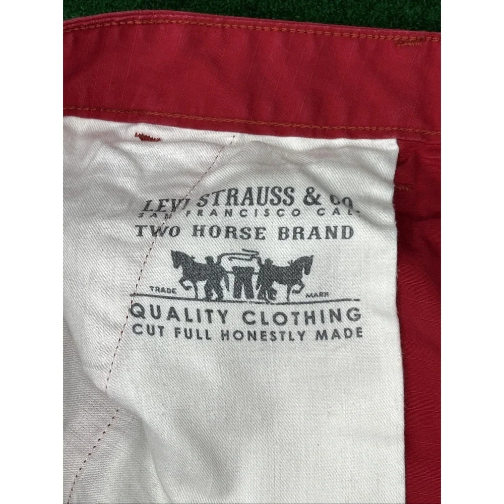 Levi's Cargo Utility Shorts Red Mens Size 34